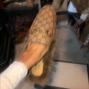 Gucci Loafers with Fur